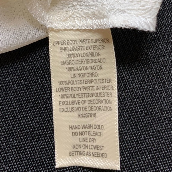 NWT Flora Nikrooz Ivory Night Gown&Robe. S/M. See pics for stains on end of gown - Picture 11 of 15